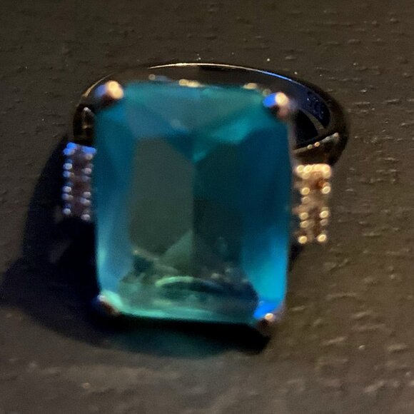 Large Square Aquamarine and Topaz Cocktail Ring - Picture 3 of 7